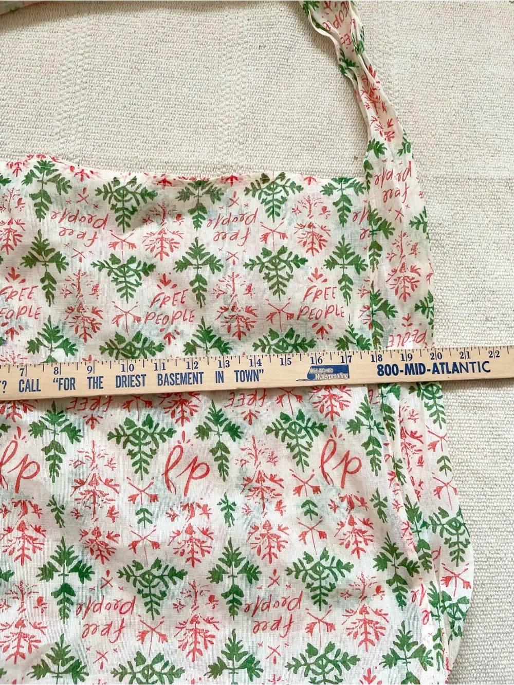 Free People Large Cloth Reusable Bag Christmas Theme Mistletoe NEW